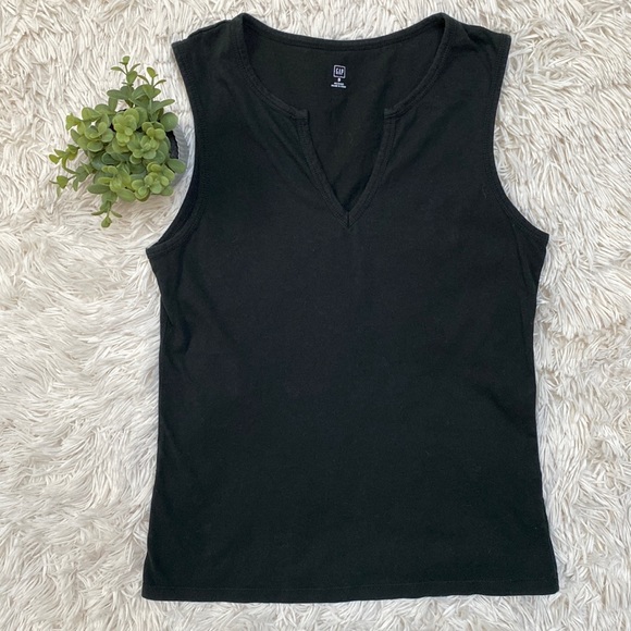 Gap Split Neck Tank Top 💗 Black - Picture 4 of 10